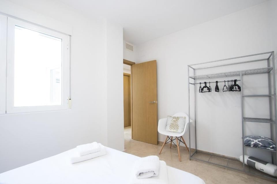 Old Town Penthouse, Walk to Beach Apartment in Alicante