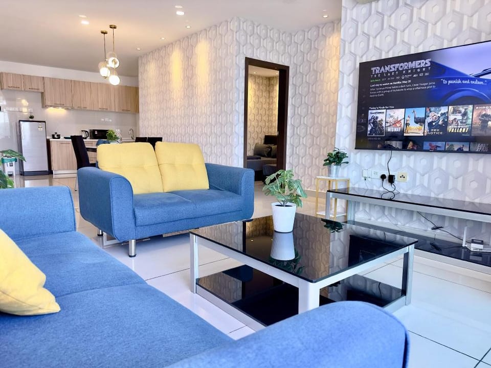 KSL CityMall 7-9pax Netflix｜SmartTV 65inch? K232) Apartment in Johor Bahru