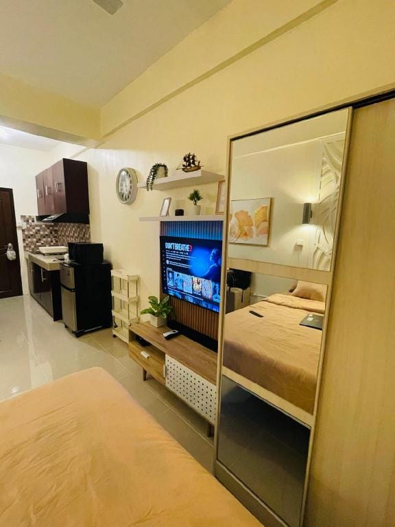 Cozy Condo with Surround Sound Apartment in Las Pinas