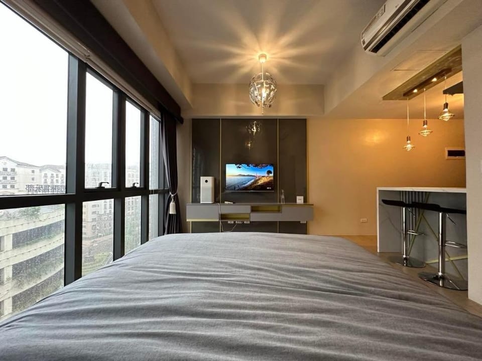 NAIA Terminal 3, Be the Boss at WOLVES' DEN Apartment in Pasay
