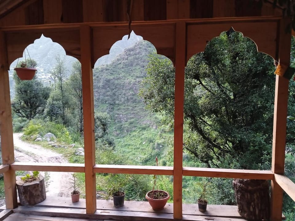 Green Oak Cottage near Ghnp Tirthan Valley  Vacation rental in Himachal Pradesh