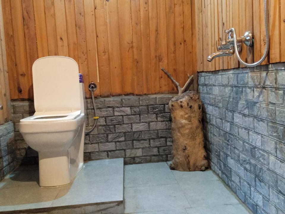 Green Oak Cottage near Ghnp Tirthan Valley  Vacation rental in Himachal Pradesh