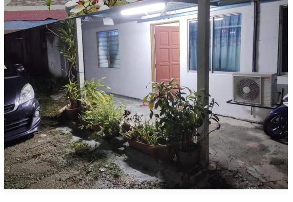 ROOMSTAY NURFADZ SG BULOH Vacation rental in Selangor, Malaysia