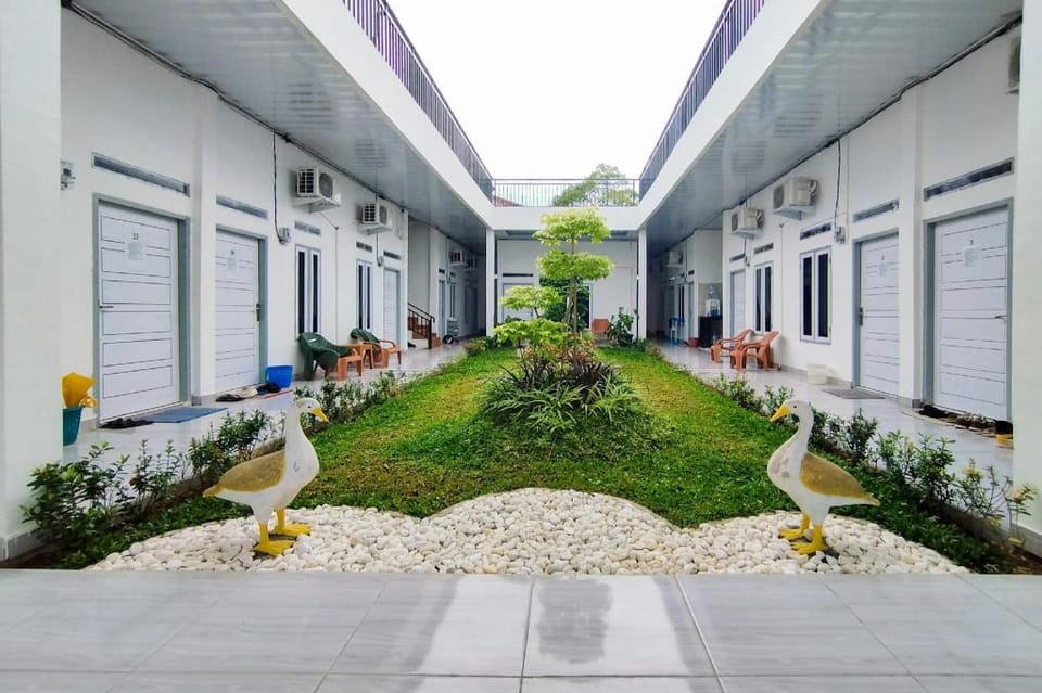 OYO 92522 Gle Kost Syariah Hotel in Indonesia