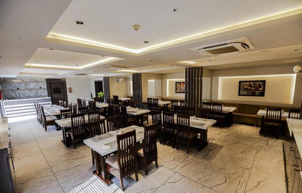Hotel Mukut Mani Hotel in Uttar Pradesh