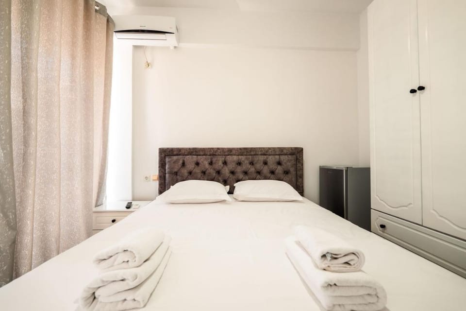 ALNES HOTEL Hotel in Vlorë County, Albania