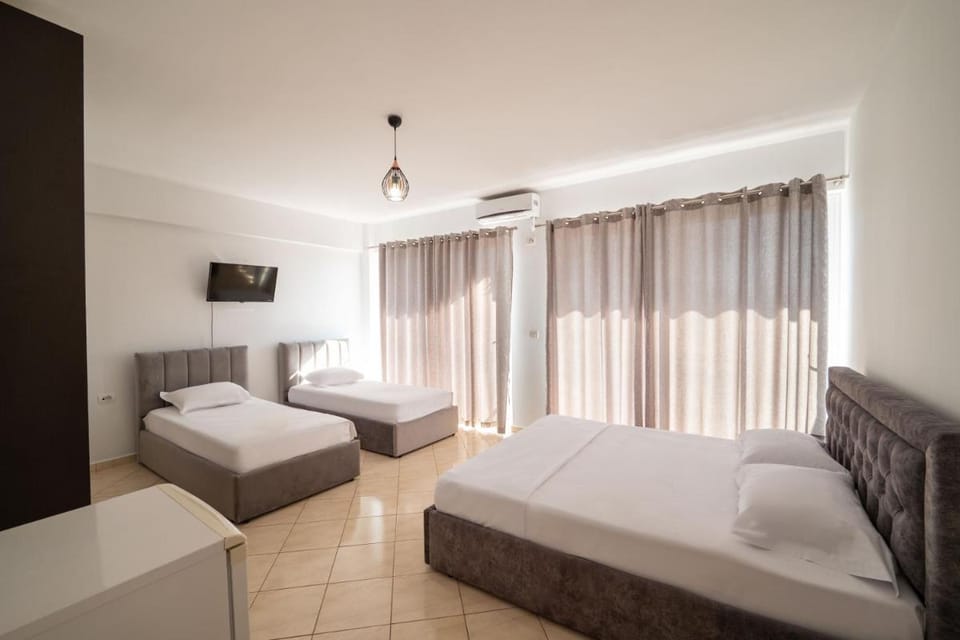 ALNES HOTEL Hotel in Vlorë County, Albania