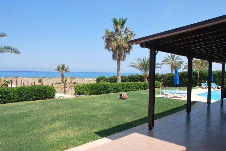 Nature - Direct To Sandy Beach, Impressive Villa, Quiet area Villa in Paphos District