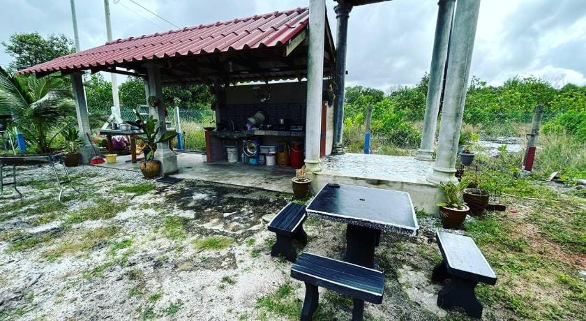 Mahasa Penarik Homestay Bed and Breakfast in Terengganu, Malaysia