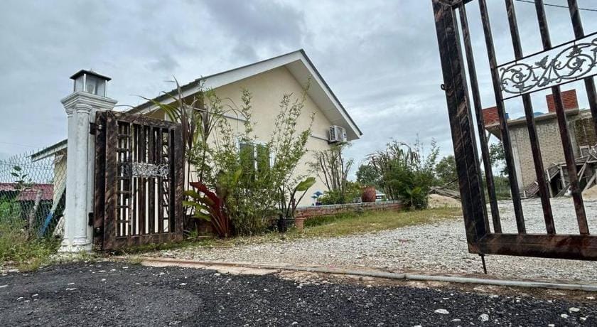 Mahasa Penarik Homestay Bed and Breakfast in Terengganu, Malaysia