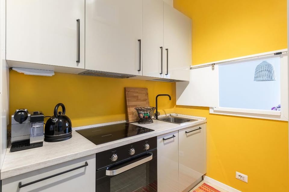West Park Suite with Parking Apartment in Como