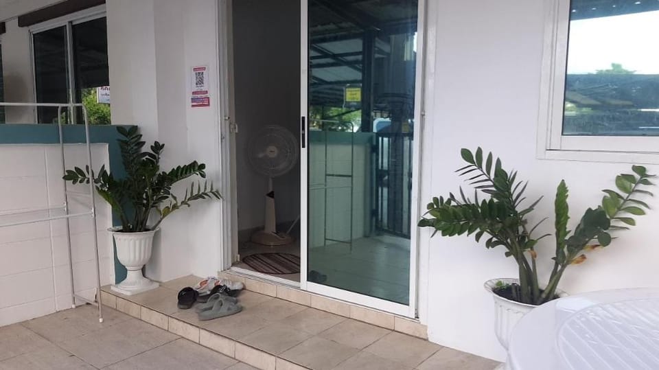 Won Sea Breeze Bangsaen Apartment in Chon Buri Changwat