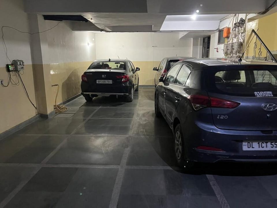 Two 2 bhk fully furnished penthouse Vacation rental in New Delhi