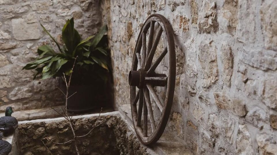 Scardona Rustica 2+2 app with a jacuzzi and a BBQ Apartment in Šibenik-Knin County, Croatia