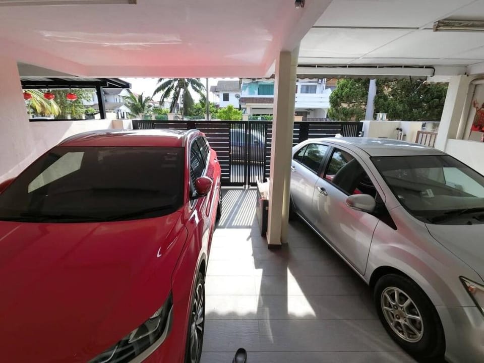 Cosy 4-bedroom residential home with air-cond Vacation rental in Pahang, Malaysia