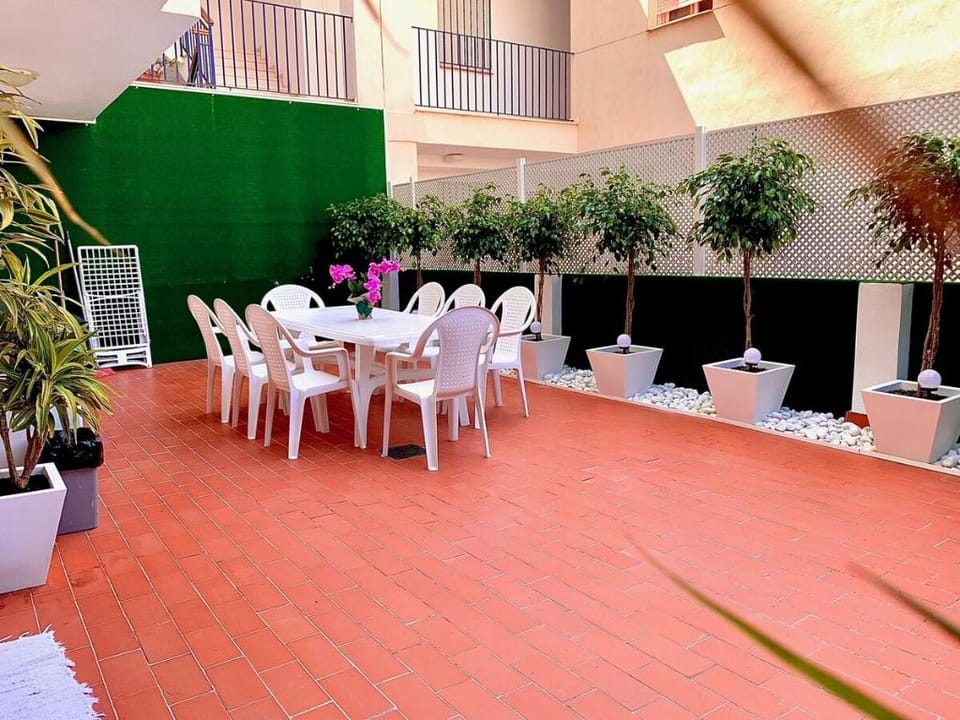 apartment near the sea wifi,parking, large terrace Apartment in La Herradura