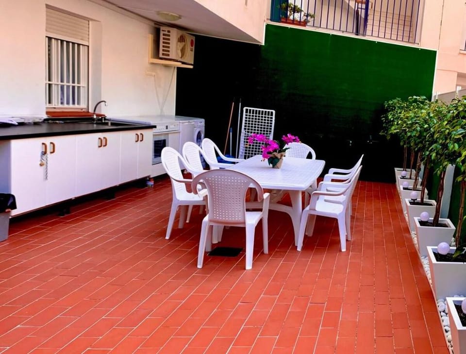apartment near the sea wifi,parking, large terrace Apartment in La Herradura