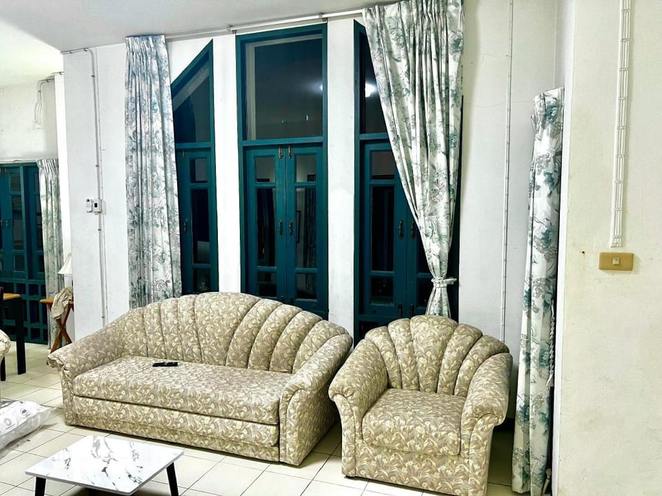 Pบ้านพักริมทะเลหาดสวนสน ไพน์เนอรี่พาร์คบีช Vacation rental in Chon Buri Changwat