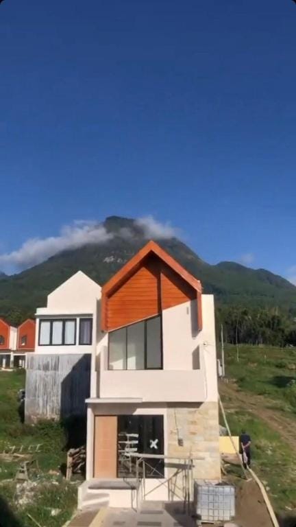 Villa w/ Pool + Mountain View B Villa in Batu