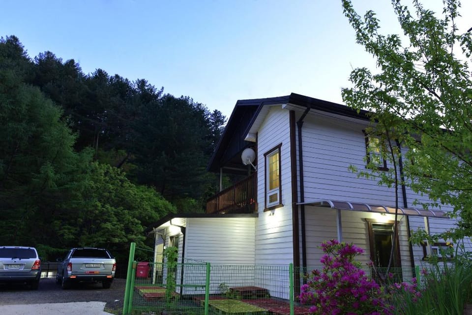 Bongmisan Gyegok Yedang Pension Bed and Breakfast in Gyeonggi-do