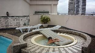 Big High End 2BR in Salcedo Village Makati Apartment in Pasay