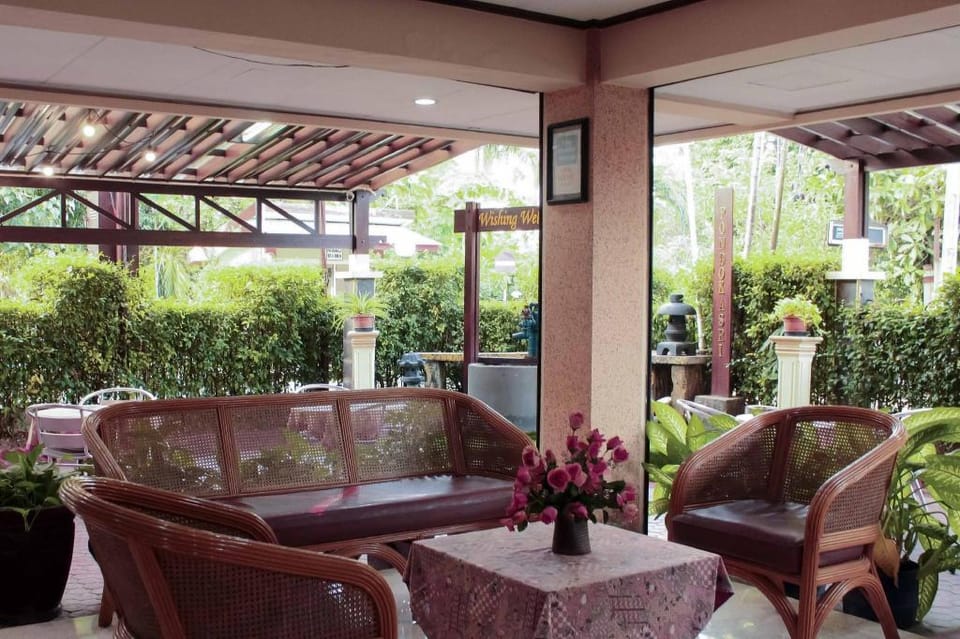 Pondok Asri Family Guest House Syariah RedPartner Hotel in Surabaya