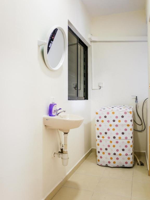 Homey 2BR Apt w/ Oceanside #BudgetStay#nightmarket Apartment in George Town