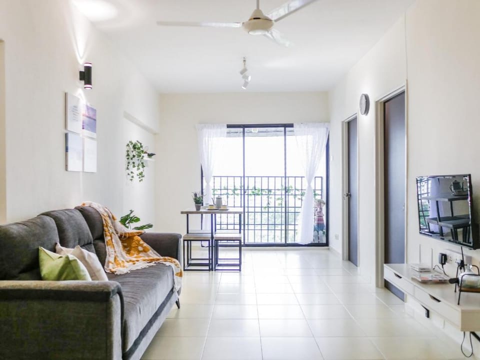 Homey 2BR Apt w/ Oceanside #BudgetStay#nightmarket Apartment in George Town