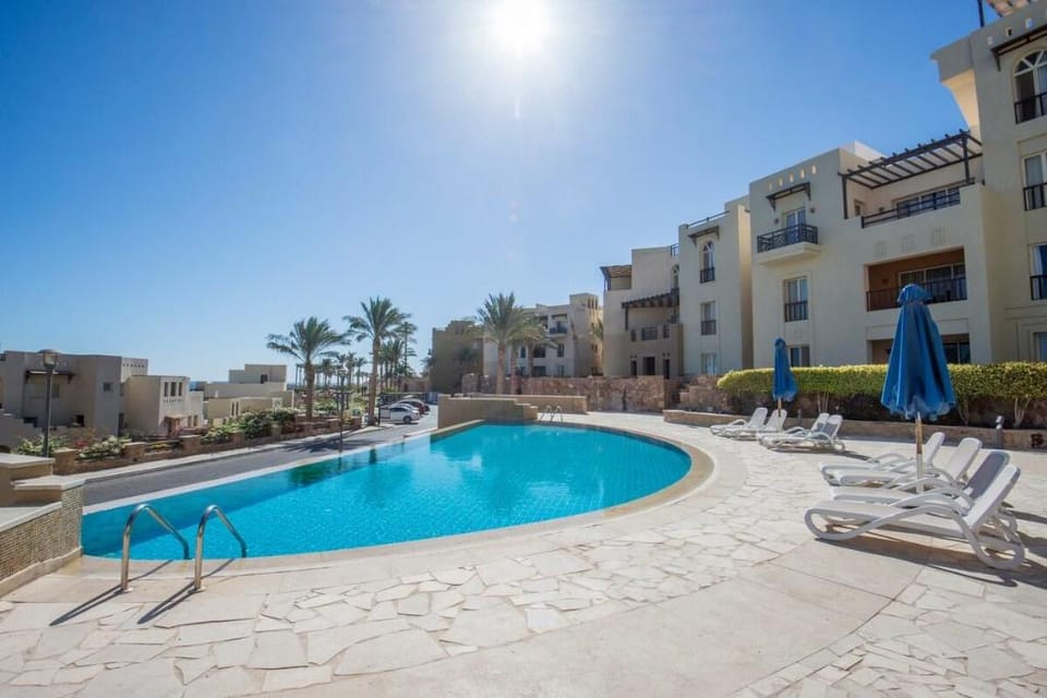 Direct Pool & Sea View Modern Two bedroom Azzurra Vacation rental in Hurghada