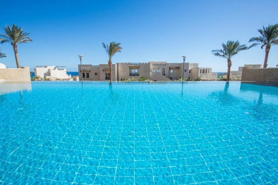 Direct Pool & Sea View Modern Two bedroom Azzurra Vacation rental in Hurghada