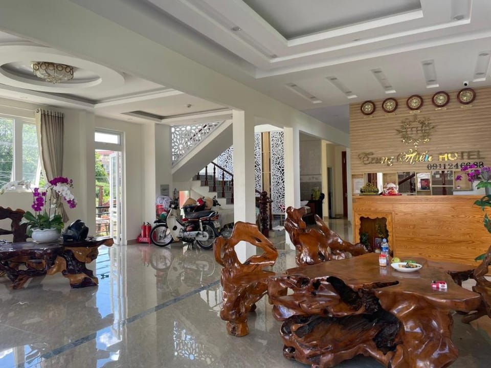 Khách Sạn Trung Hiếu Hotel in Dalat