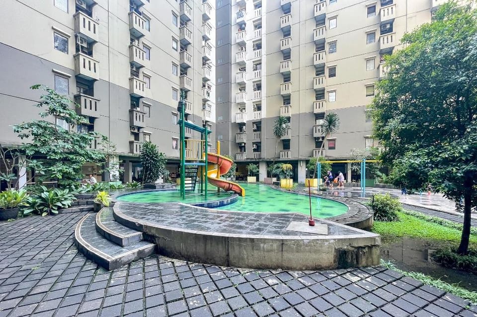 RedLiving Apartemen Gateway Cicadas - Premium Property Hotel in Bandung