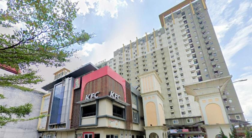 RedLiving Apartemen Gateway Cicadas - Premium Property Hotel in Bandung