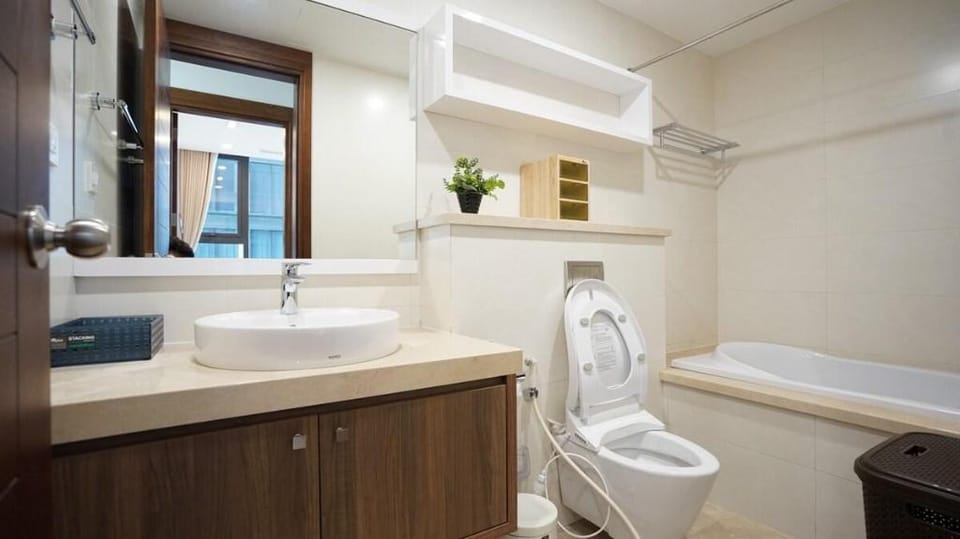 Anstay 1BRS 1WC Vinhomes Metropolis Phố Đi Bộ Apartment in Hanoi