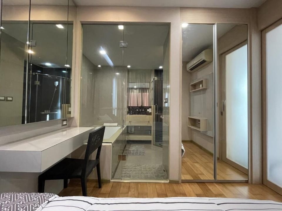 Super Luxury Condo Apartment in Bangkok