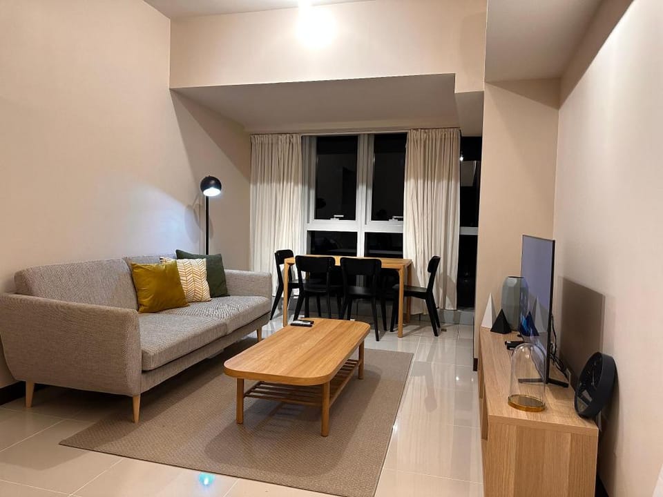 Cozy and spacious 2br at Uptown Parksuites Apartment in Makati
