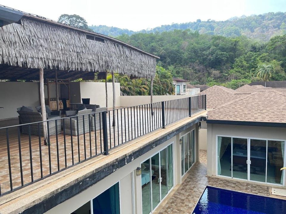 Pool Villa 拉威奈汉海滩附近5卧泳池别墅，连住享接送机服务 Villa in Rawai