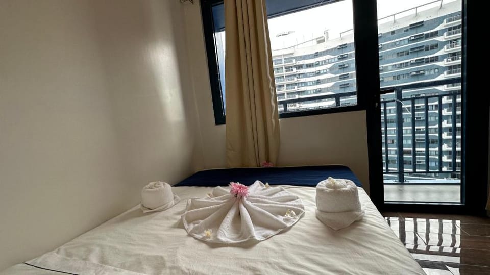 Air Residences Ayala Makati staycation unit 5066 Apartment in Makati