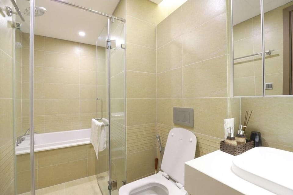 Anstay 4BRS 3WC Vinhomes Metropolis Kim Mã Apartment in Hanoi
