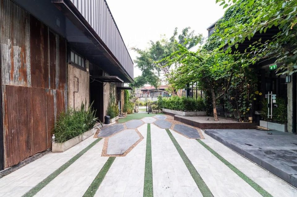 Three Bedroom + Big Livingroom in City Apartment in Chiang Mai