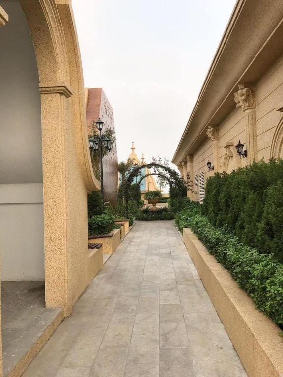 Two bedrooms apartment /near airport/WestLake view Apartment in Laos