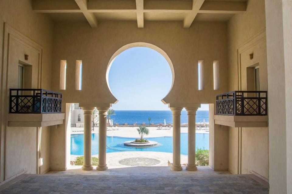 Direct Pool & Sea View Modern one bedroom Azzurra Vacation rental in Hurghada