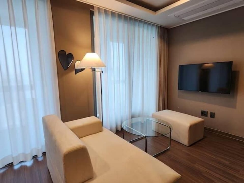 Family Hotel & Arebol Apartment in Busan