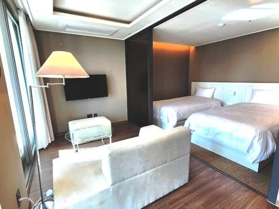 Family Hotel & Arebol Apartment in Busan