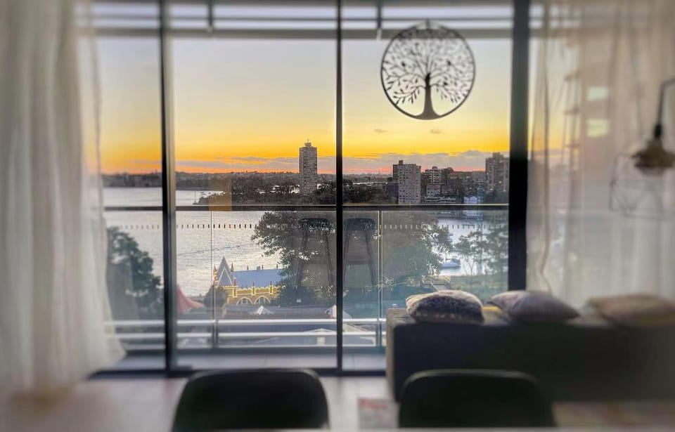 Luxury Lavender bay view 2 bed 2 bath apartment Apartment in Sydney
