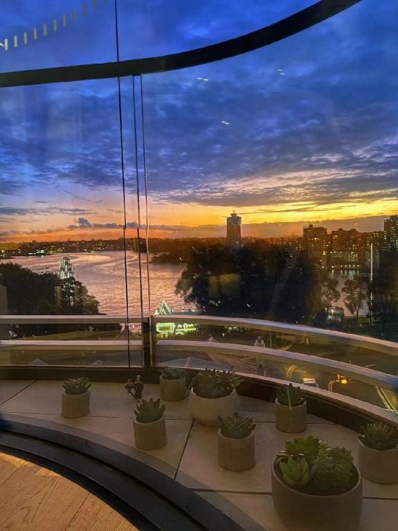 Luxury Lavender bay view 2 bed 2 bath apartment Apartment in Sydney