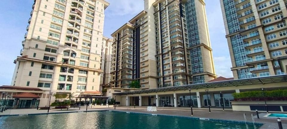 Kuching Waterfront Homestay @ Riverine Diamond Apartment in Kuching