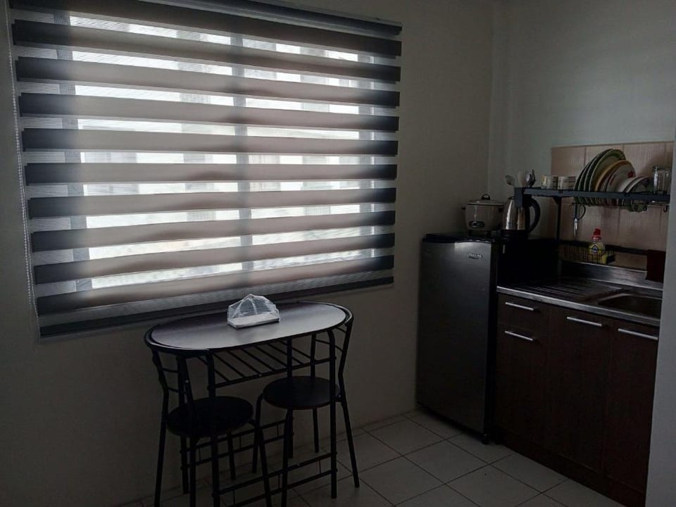 Cozy-Relaxing Condo near Enchanted Kingdom (Woody) Apartment in Santa Rosa