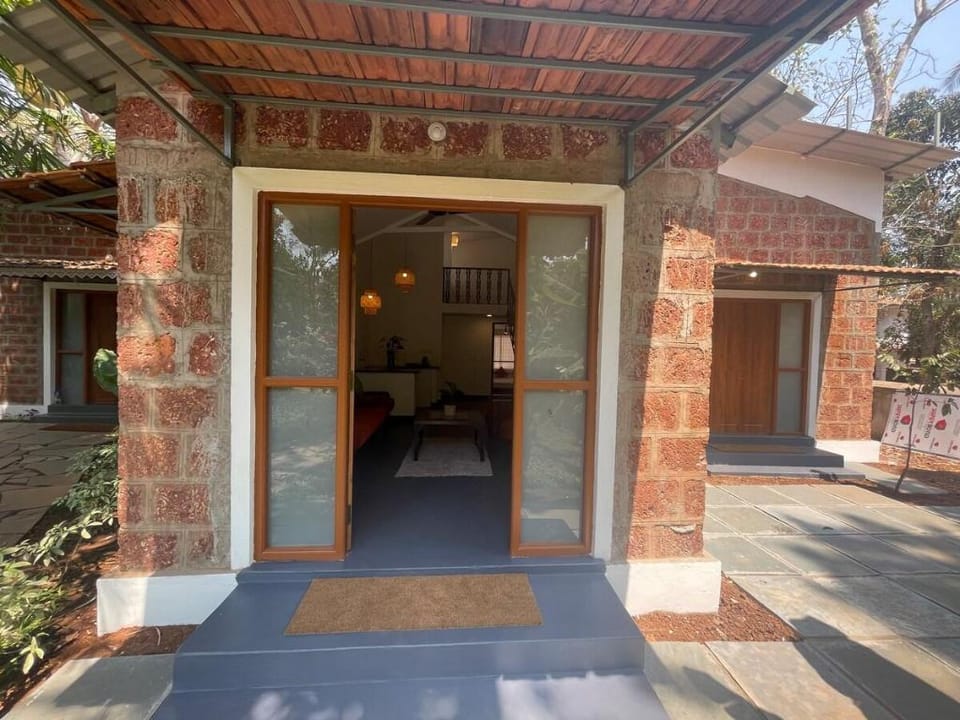Beautiful 4 Bedroom Villa, close to Candolim beach Vacation rental in Candolim