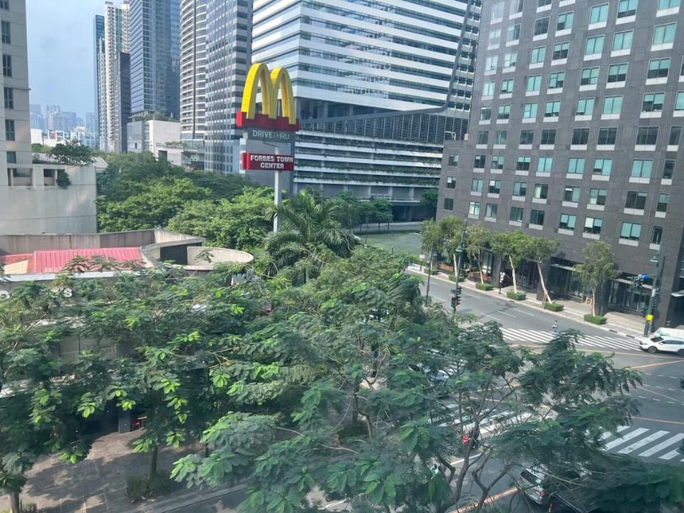 Contemporary Studio at Avant BGC Apartment in Makati